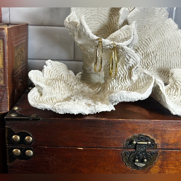 💛 Elegant 925 Gold Plated Mesh Hoop Earrings - Picture 2 of 12